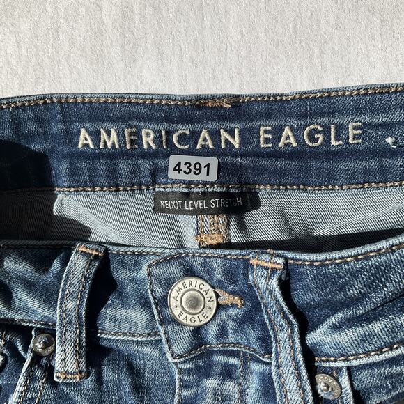 American Eagle Women Shorts 6 Blue Denim Cutoff Next Level Stretch 2” Inseam - Picture 2 of 10